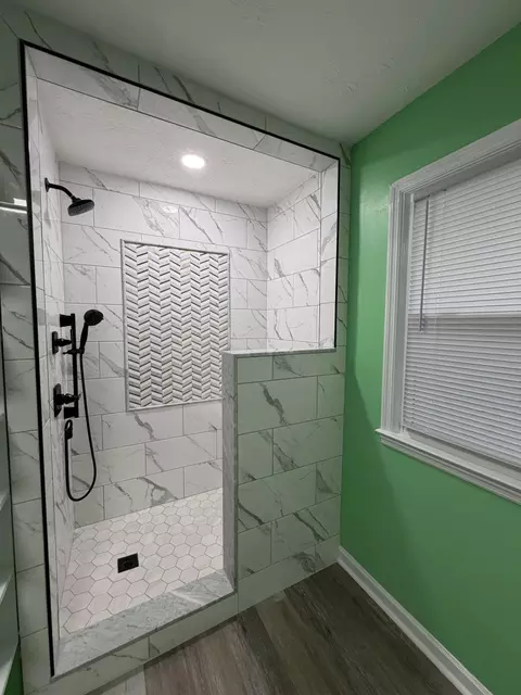 Bath - 207 Potomac Dr, Georgetown, KY 40324 photo 7 of 8