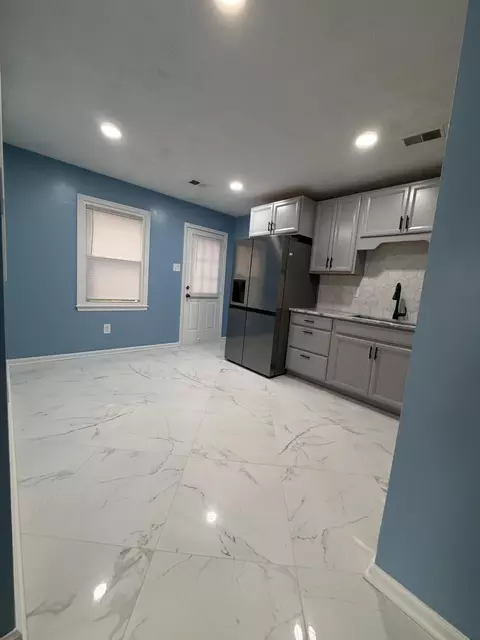 Kitchen - 207 Potomac Dr, Georgetown, KY 40324 photo 1 of 4