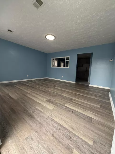 Living - 207 Potomac Dr, Georgetown, KY 40324 photo 1 of 1