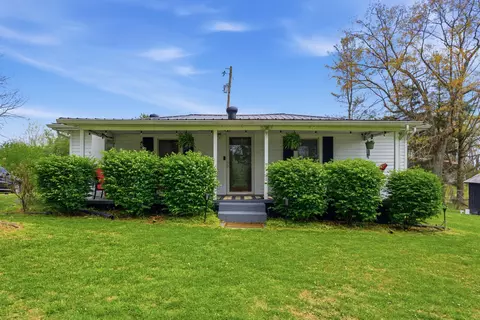 Exterior - 595 Ky-2002, Mckee, KY 40447 photo 2 of 11