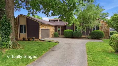 3382 Ridgecane Rd, Lexington, KY 40513