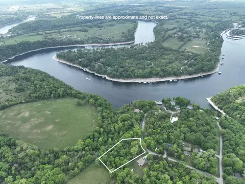 582 Overlook Dr, Lancaster, KY 40444