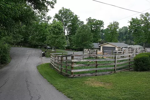926 Chimney Rock Rd, Harrodsburg, KY 40330