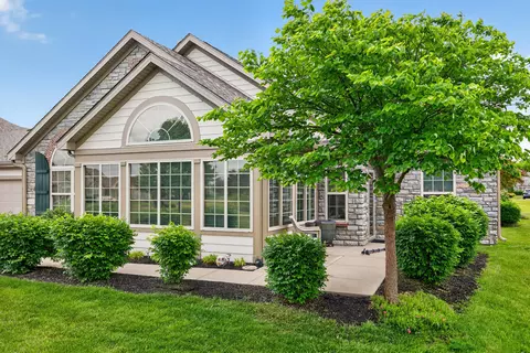 221 Saddle Ridge Cir, Danville, KY 40422
