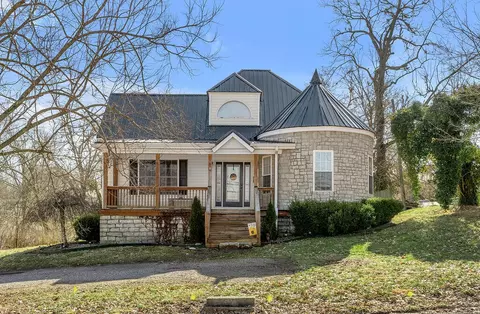 370 Mooreland Ave, Harrodsburg, KY 40330