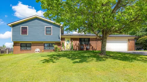 1025 Crestwood Hts, Paris, KY 40361