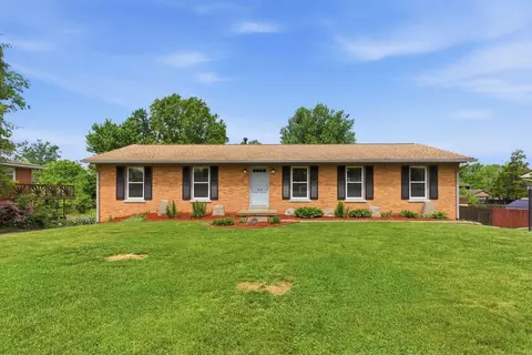 168 Peachtree Dr, Versailles, KY 40383