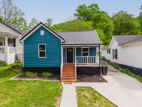 335 Broadway St, Irvine, KY 40336