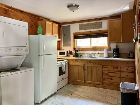 Kitchen - 50 Getaways Rd, Stanton, KY 40380 photo 2 of 2