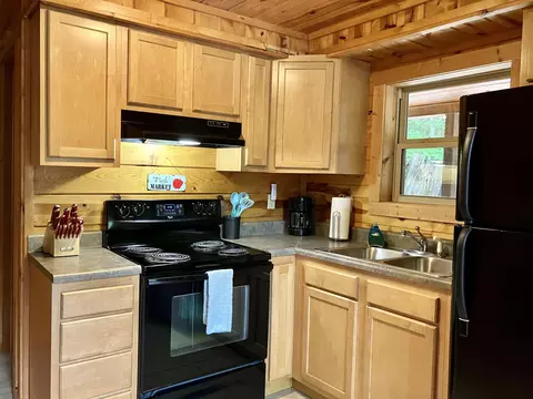 Kitchen - 107 Getaways Rd, Stanton, KY 40380 photo 2 of 3