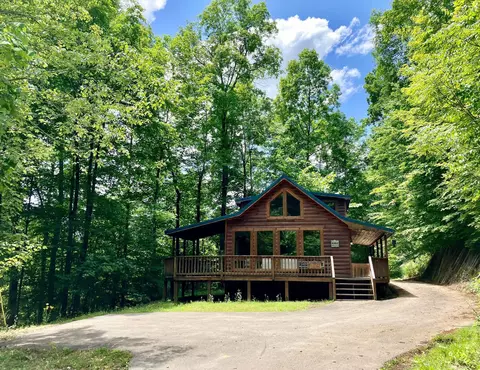 107 Getaways Rd, Stanton, KY 40380