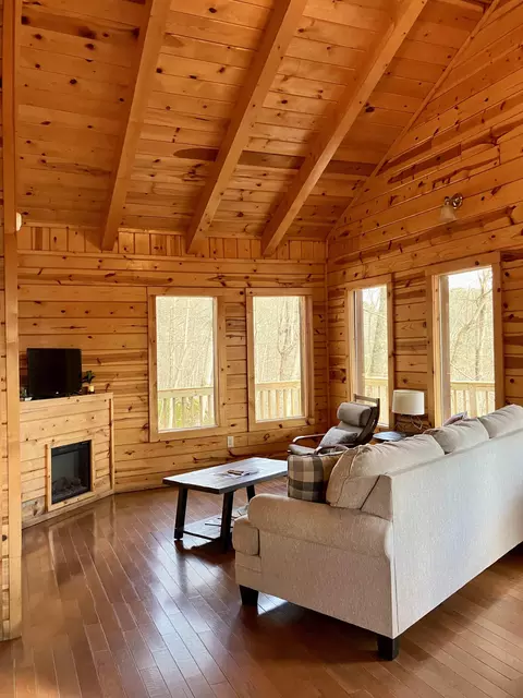 Living - 170 Getaways Rd, Stanton, KY 40380 photo 2 of 2