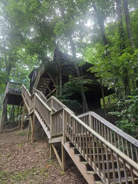 202 Getaways Rd, Stanton, KY 40380