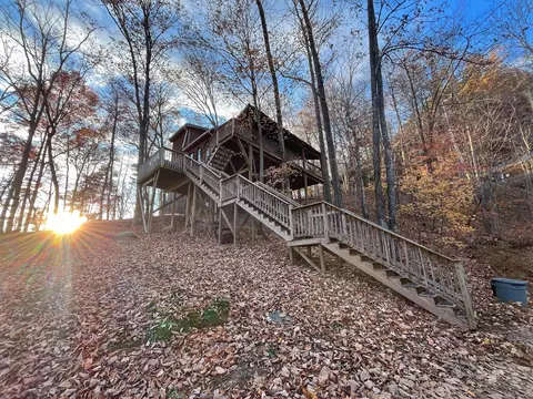 202 Getaways Rd, Stanton, KY 40380