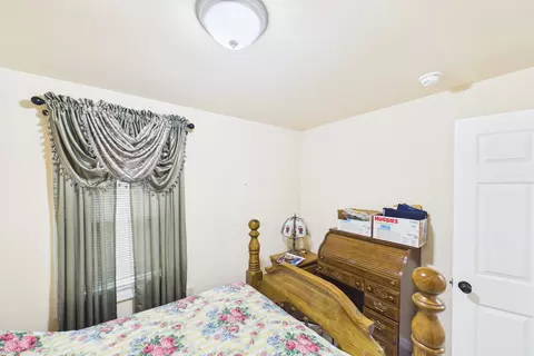 Bedroom - 10007 Us-421, Mckee, KY 40447 photo 6 of 7