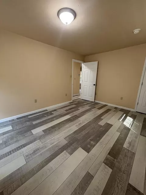 Bedroom - 10007 Us-421, Mckee, KY 40447 photo 3 of 8