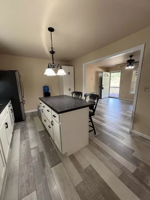 Kitchen - 10007 Us-421, Mckee, KY 40447 photo 4 of 4