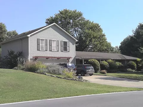 3028 Arrowhead Dr, Lexington, KY 40503
