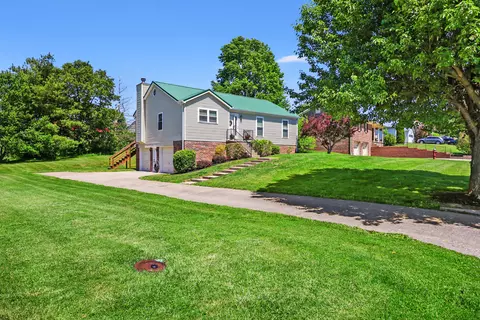 193 Candlewood Dr, Danville, KY 40422