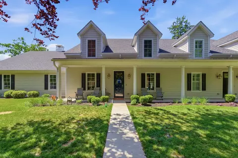 1518 Winners Cir, Lexington, KY 40513