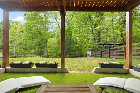 Exterior - 207 Debbie Ln, Corbin, KY 40701 photo 4 of 10