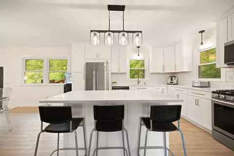 Kitchen - 207 Debbie Ln, Corbin, KY 40701 photo 3 of 3