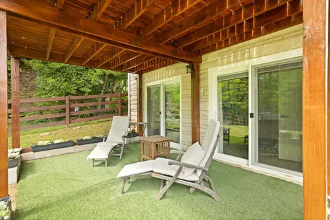 Exterior - 207 Debbie Ln, Corbin, KY 40701 photo 5 of 10