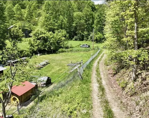 99 Cold Fork Rd, Manchester, KY 40962 photo 2