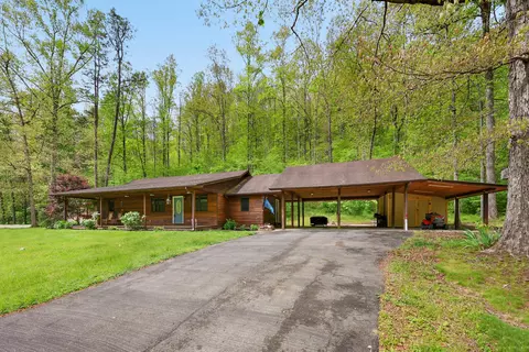 101 Gene White Ln, Morehead, KY 40351