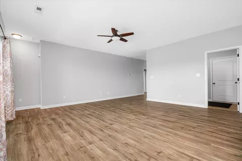 Living - 109 Sequoia Bend Ct, Georgetown, KY 40324 photo 2 of 3