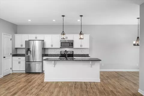 Kitchen - 109 Sequoia Bend Ct, Georgetown, KY 40324 photo 3 of 5