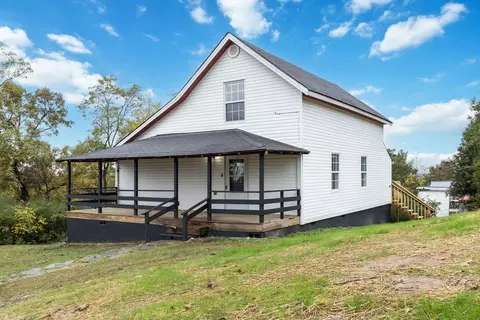 96 Kinne St, Stearns, KY 42647