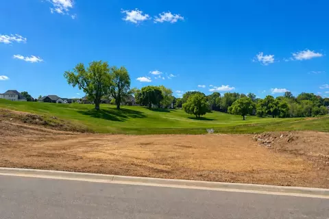 709 Winged Foot Dr, Richmond, KY 40475