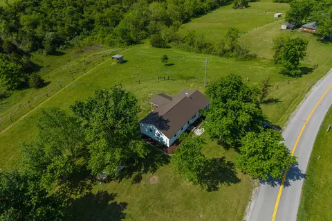 3400 Talmage Mayo Rd, Salvisa, KY 40372