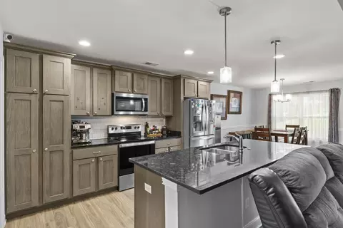 Kitchen - 189 Johnstone Trl, Georgetown, KY 40324 photo 1 of 2