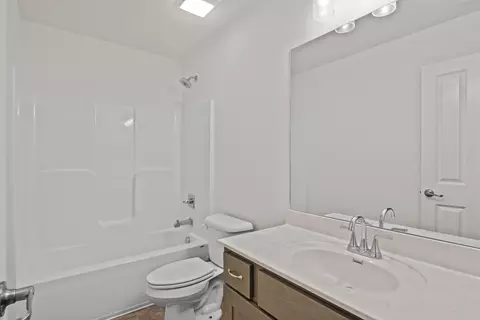 Bath - 189 Johnstone Trl, Georgetown, KY 40324 photo 1 of 1