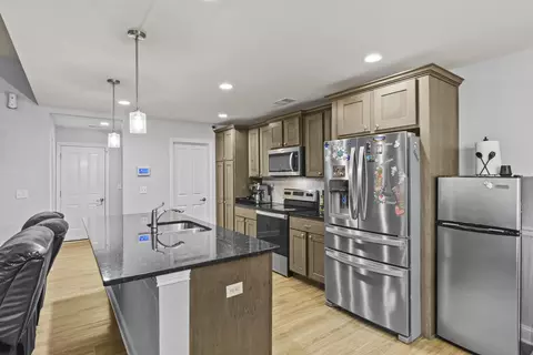 Kitchen - 189 Johnstone Trl, Georgetown, KY 40324 photo 2 of 2