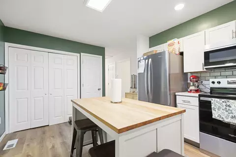 Kitchen - 391 N Hills Rd, Corbin, KY 40701 photo 3 of 3