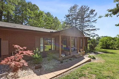 Exterior - 391 N Hills Rd, Corbin, KY 40701 photo 2 of 9