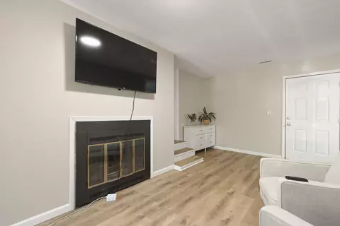 Living - 391 N Hills Rd, Corbin, KY 40701 photo 3 of 3
