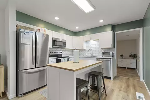 Kitchen - 391 N Hills Rd, Corbin, KY 40701 photo 2 of 3