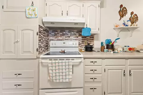 Kitchen - 103 Mountain View Dr, Berea, KY 40403 photo 2 of 4