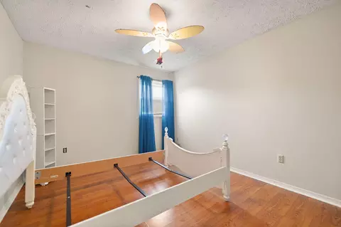 Bedroom - 103 Mountain View Dr, Berea, KY 40403 photo 4 of 5