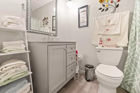 Bath - 103 Mountain View Dr, Berea, KY 40403 photo 2 of 2