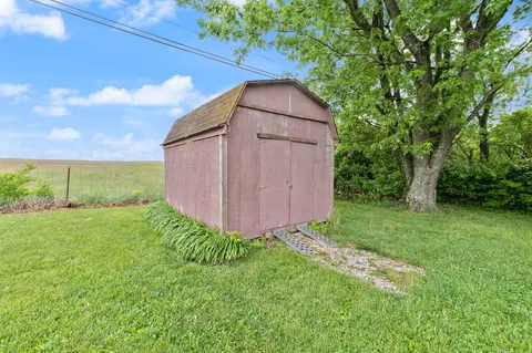 Exterior - 103 Mountain View Dr, Berea, KY 40403 photo 8 of 10
