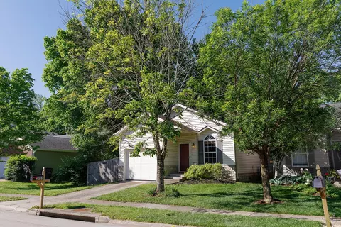2488 Checkerberry Dr, Lexington, KY 40509