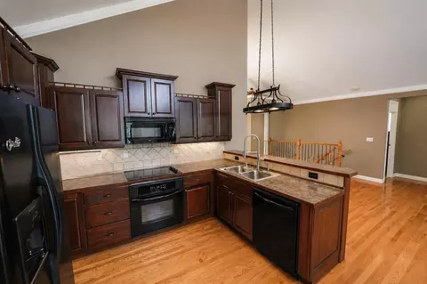 Kitchen - 450 White Oak Dr, Nancy, KY 42544 photo 2 of 2