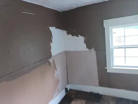 Bedroom - 2933 Ky Route-1092, Flat Gap, KY 41219 photo 1 of 1