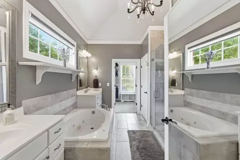 Bath - 102 Cherry Hill Dr, Georgetown, KY 40324 photo 1 of 11