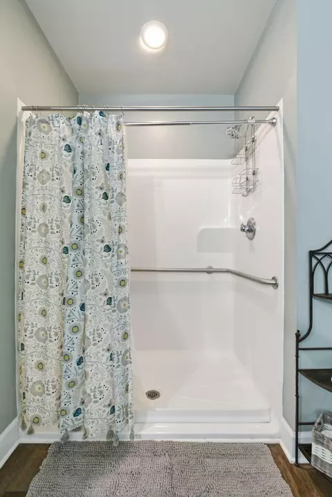 Bath - 102 Cherry Hill Dr, Georgetown, KY 40324 photo 11 of 11